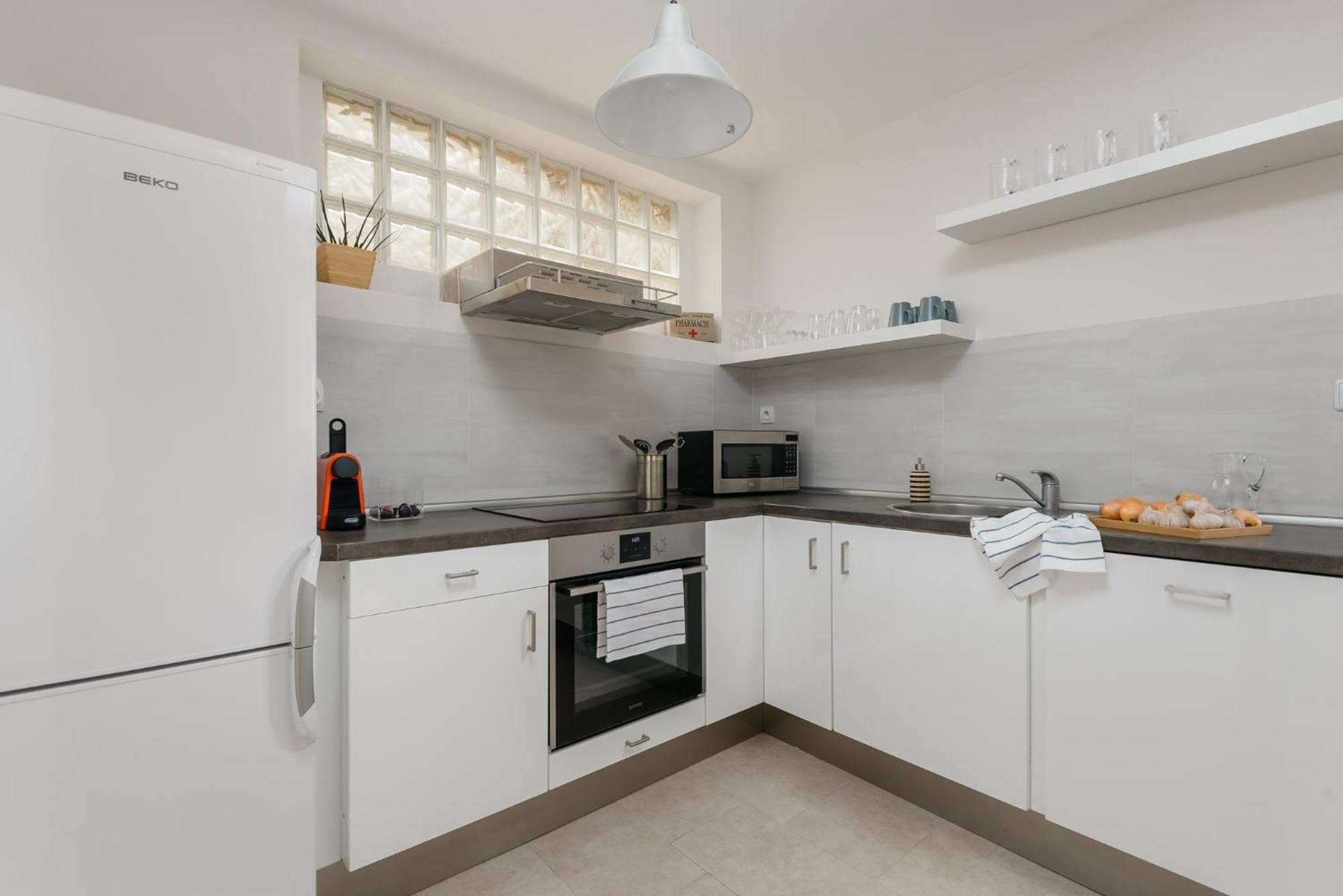 Roy 2 Bdr Apartment With Prague Castle View, Parking & Ac Dış mekan fotoğraf