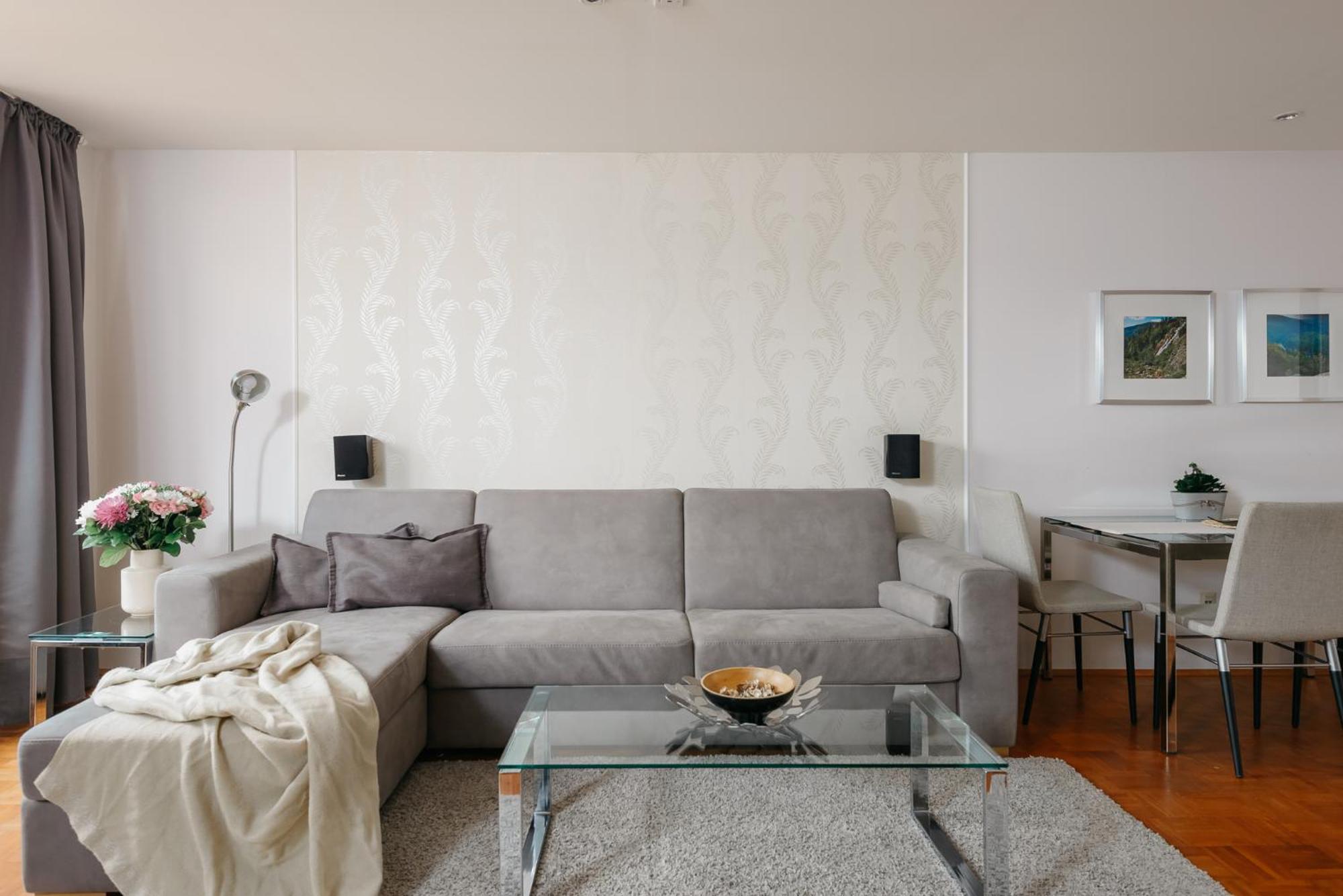 Roy 2 Bdr Apartment With Prague Castle View, Parking & Ac Dış mekan fotoğraf
